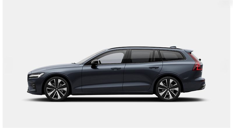 Volvo V60 (2026) B4 PLUS DARK AUT - fotka 13 z 18