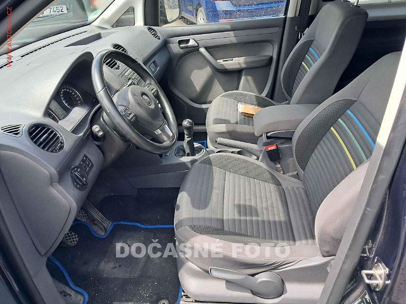 Volkswagen Caddy (2014) 1.6TDi MAXi 7míst, Soccer - fotka 6 z 8