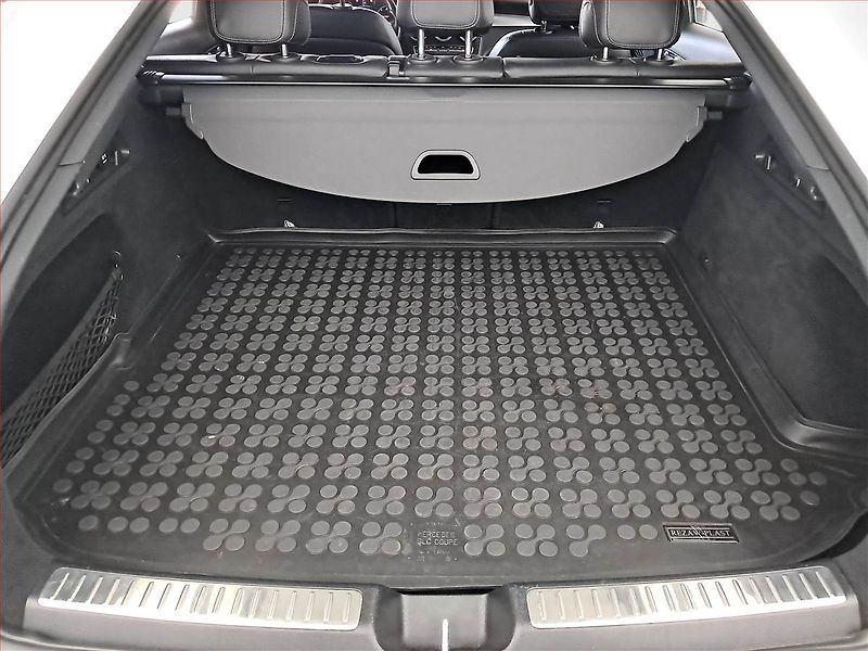 Mercedes-Benz GLC (2016) AMG line 250 d - fotka 14 z 21