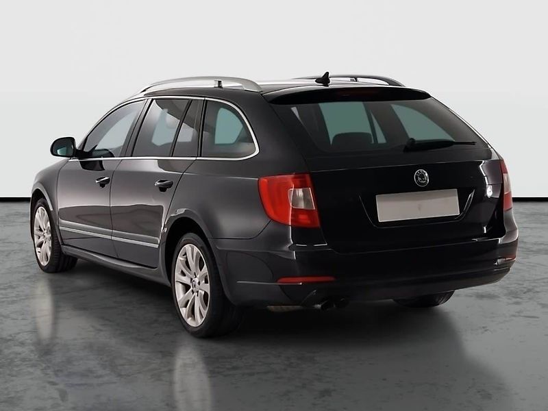 Škoda Superb (2011) Elegance 2.0 TDI, 4X4 - fotka 4 z 21