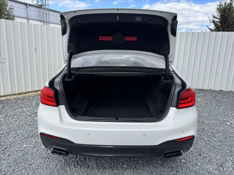 BMW Řada 5 3,0 530d xDrive Mpaket původČR - fotka 13 z 50