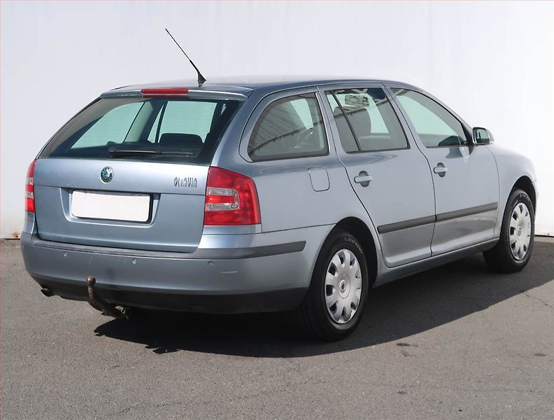 Škoda Octavia (2005) Ambiente 1.6, Serv.kniha - fotka 5 z 16