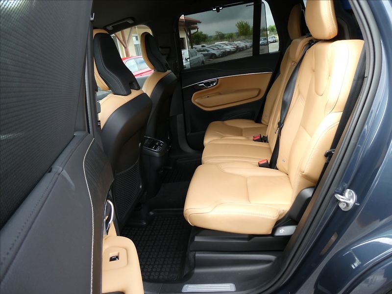 Volvo XC90 2,0 B5 173kW AWD,2x kola,ČR,DP - fotka 25 z 46