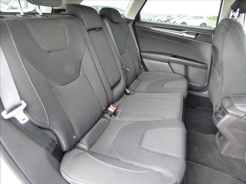 Ford Mondeo 2,0 LED,Navi,Titanium servis - fotka 56 z 72