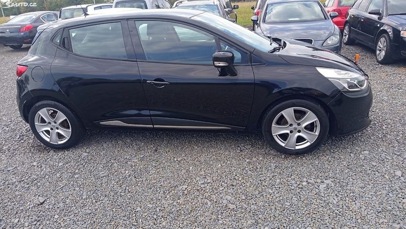Renault Clio (2016) - fotka 9 z 32
