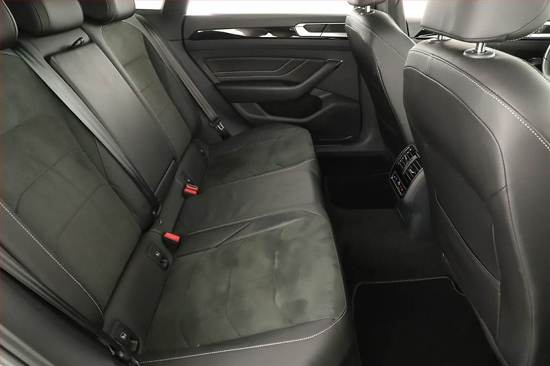 Volkswagen Arteon (2023) R-line 2.0 TDI - fotka 9 z 21