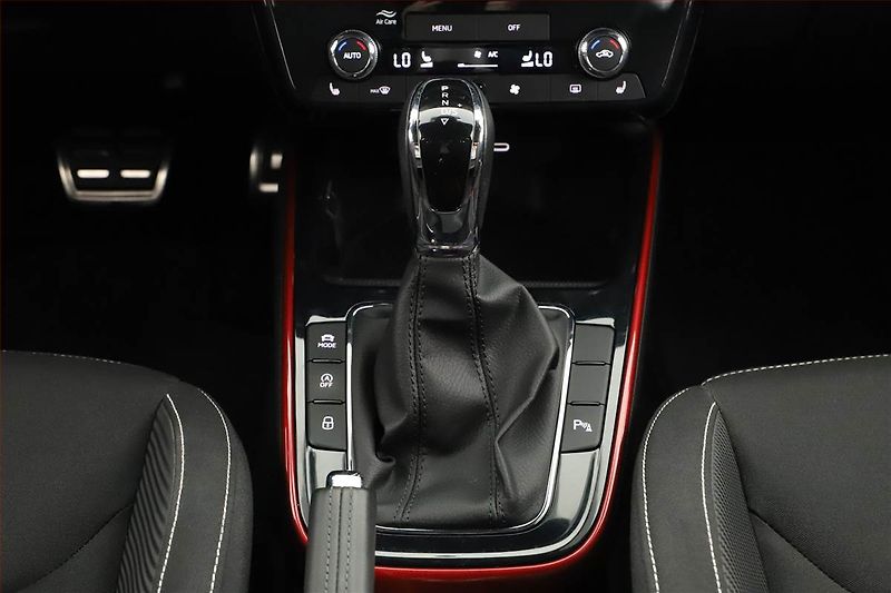 Škoda Fabia (2025) 1.5 TSI, MONTE CARLO, AUTOMAT - fotka 12 z 17