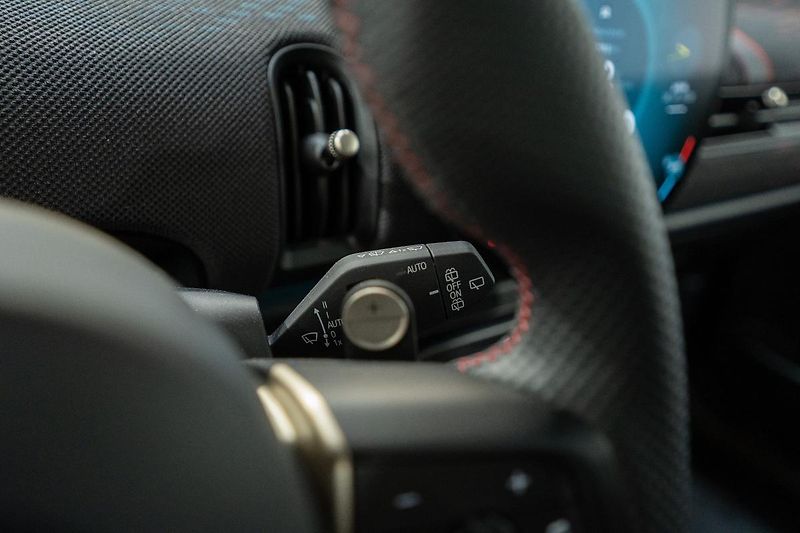 Mini Cooper JCW 2.0 170 kW - fotka 16 z 30