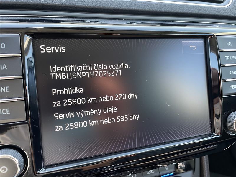 Škoda Superb 2,0 TDI 140KW 4X4 L&K DSG,ČR. - fotka 16 z 36
