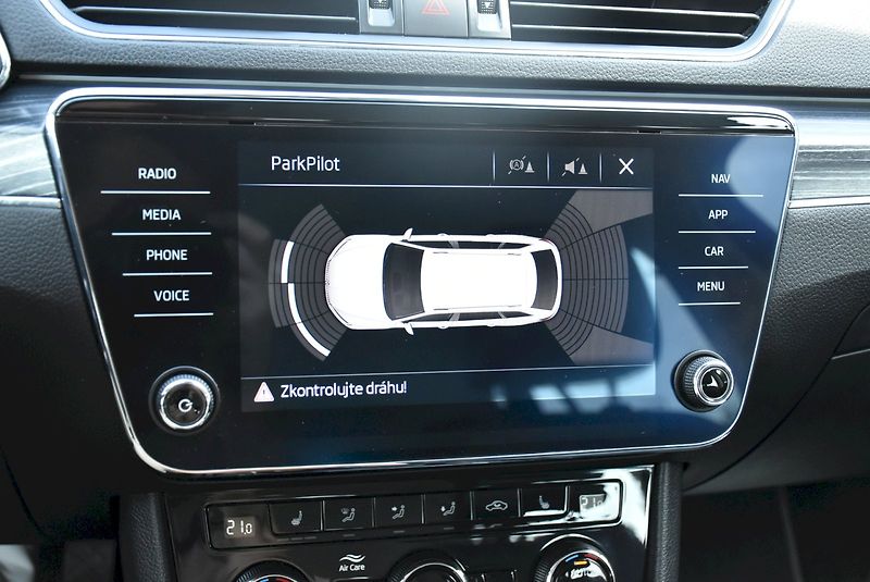 Škoda Superb (2020) Style 2.0 TDI 110kW DSG - fotka 18 z 34