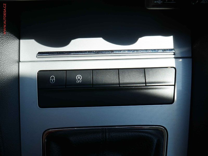 Škoda Octavia (2014) 1.4 G-TEC, ČR, Elegance - fotka 19 z 20