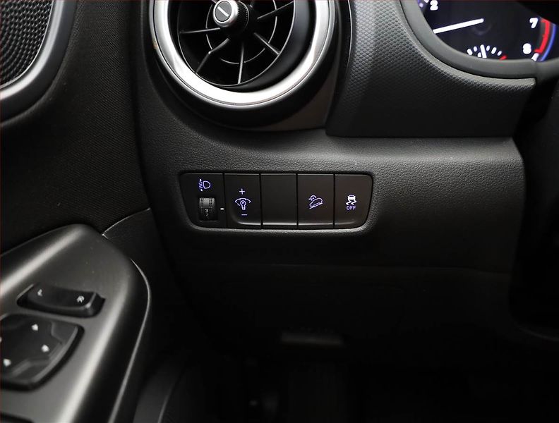 Hyundai Kona (2021) Business 1.6 T-GDI - fotka 16 z 18