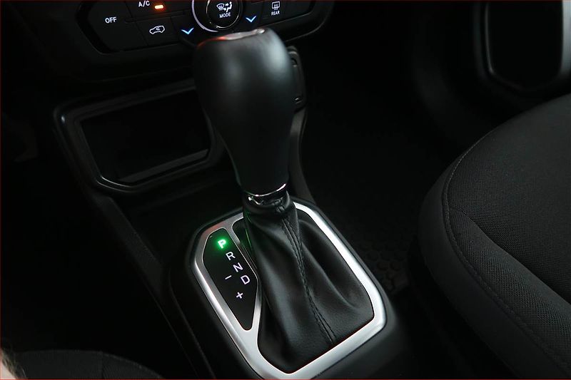 Jeep Renegade (2023) Justice 1.5 Turbo e-Hybrid - fotka 13 z 17