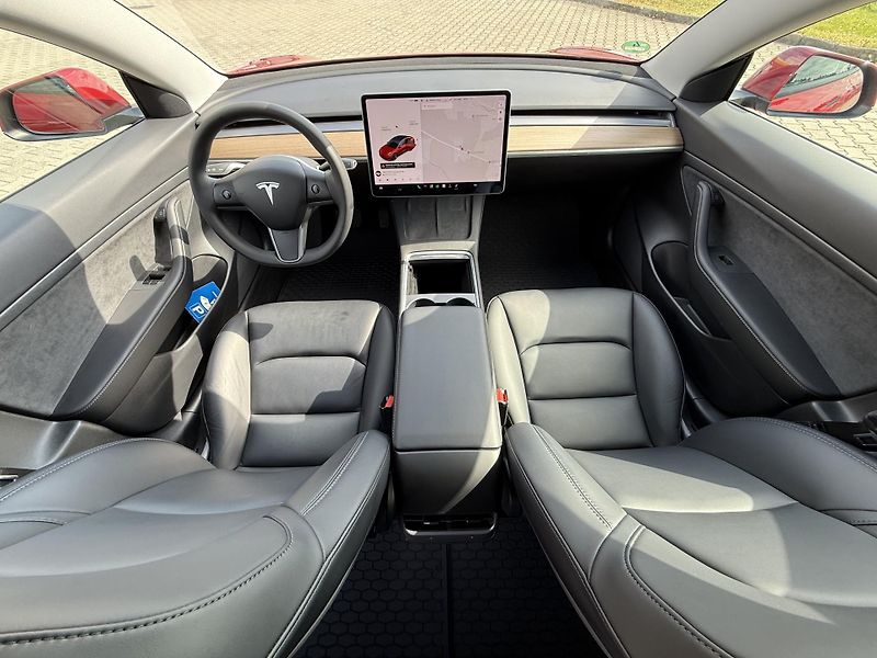 Tesla Model 3 STANDARD PLUS - fotka 9 z 18