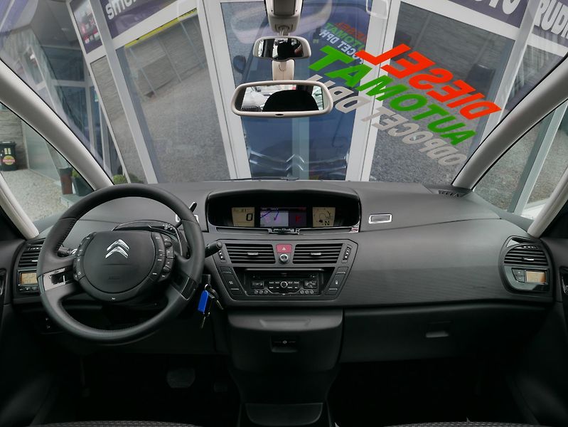 Citroën C4 Picasso 1,6 e-HDi Navi REZERVACE - fotka 28 z 43