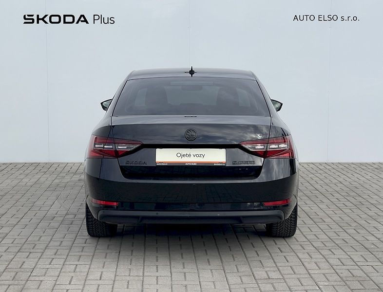 Škoda Superb (2018) 2.0 TDI / 140 kW DSG 4x4 L&K - fotka 30 z 30