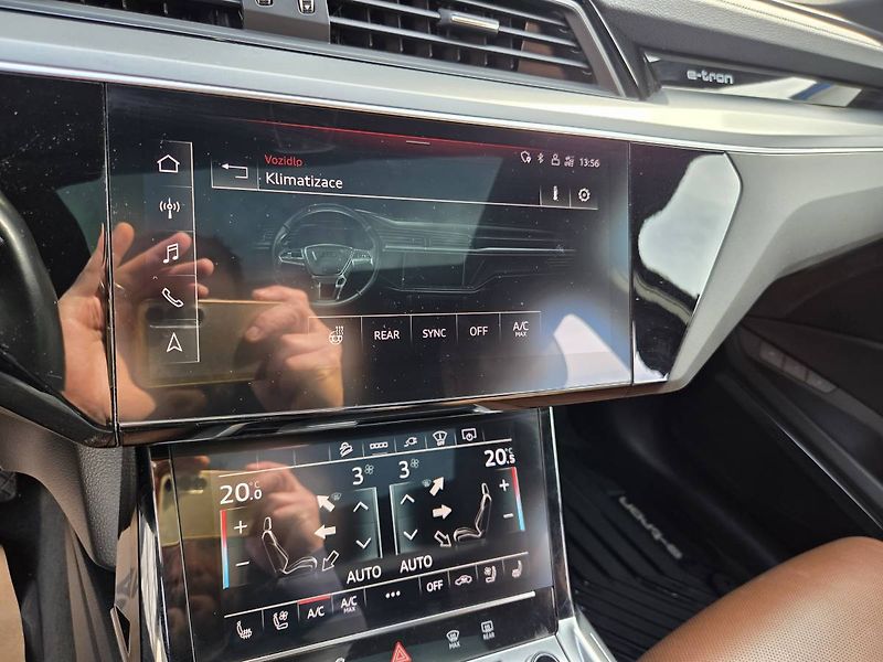 Audi e-tron (2021) Quattro 300kW Advanced - fotka 31 z 48