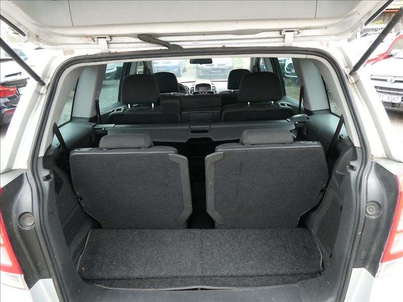 Opel Zafira 1,8 i 16V klima, závěs - fotka 15 z 38