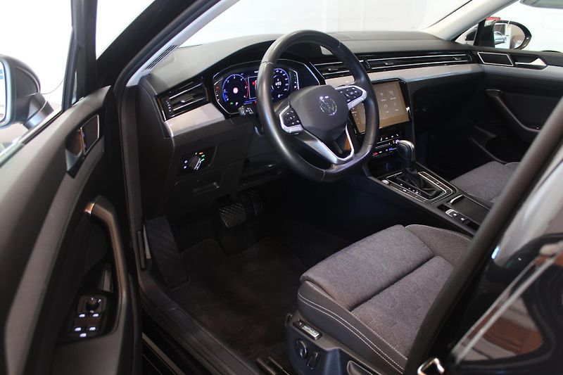 Volkswagen Passat (2023) 2.0TDI DSG Display Tažné - fotka 15 z 37
