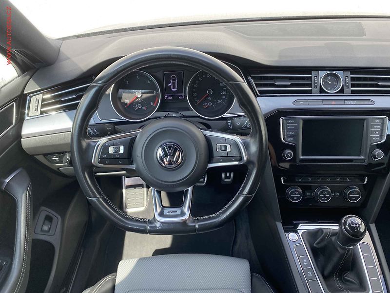 Volkswagen Passat (2015) 2.0 TDi, AC, výhřev sed. - fotka 11 z 19