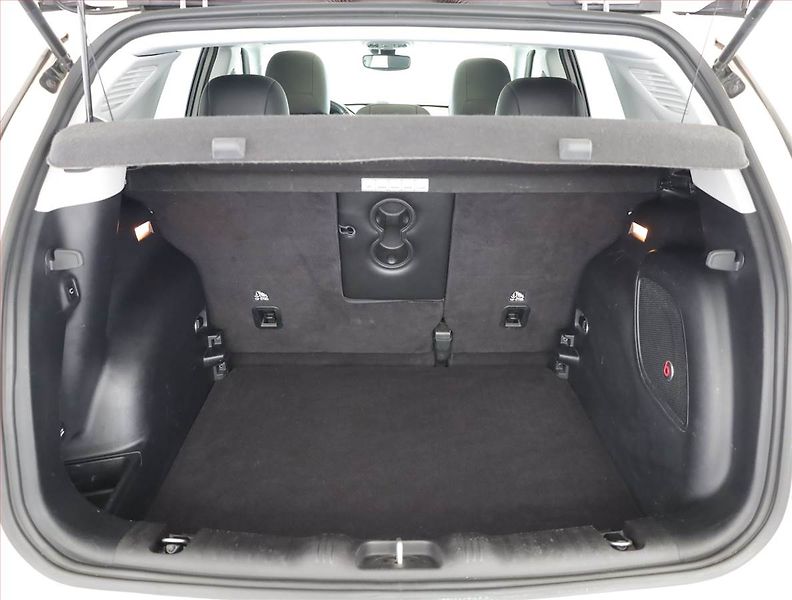 Jeep Compass (2019) 1.4 MultiAir, 4X4, Automat - fotka 20 z 21