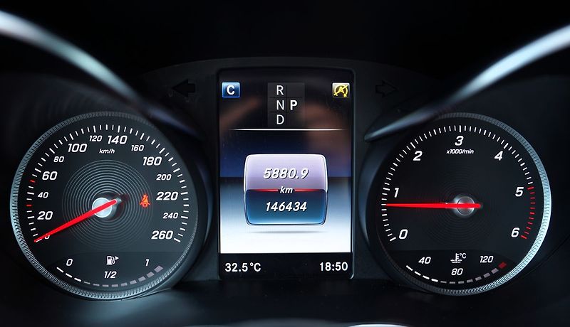Mercedes-Benz Třídy C C 220d cabrio 4Matic AMG/210PS - fotka 37 z 44