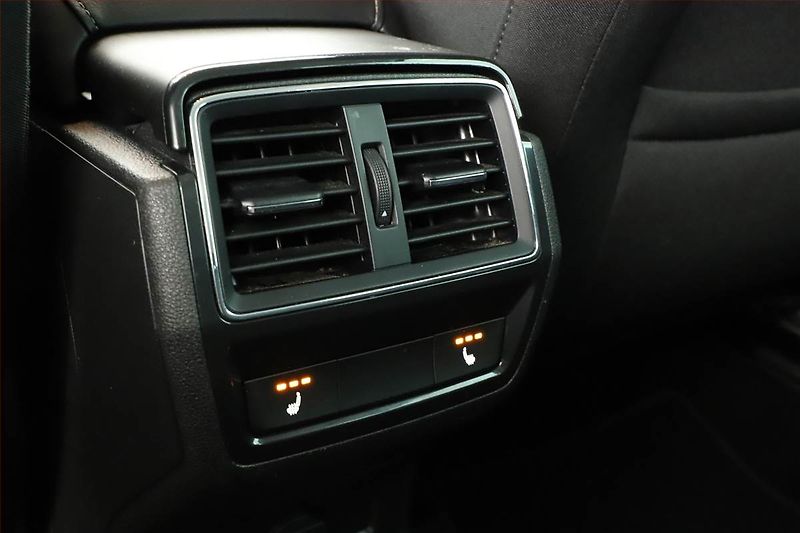 Škoda Karoq (2019) 2.0 TDI - fotka 23 z 24