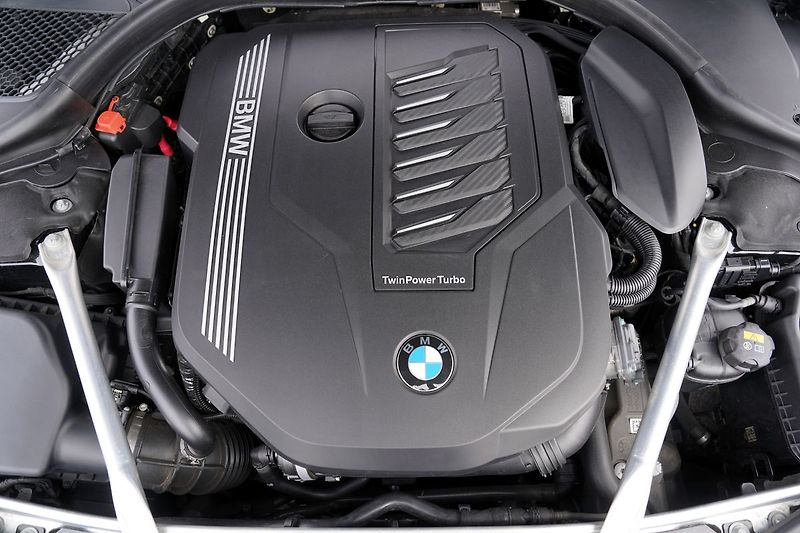BMW Řada 8 840i Gran Coupe/Led/340 PS - fotka 10 z 49