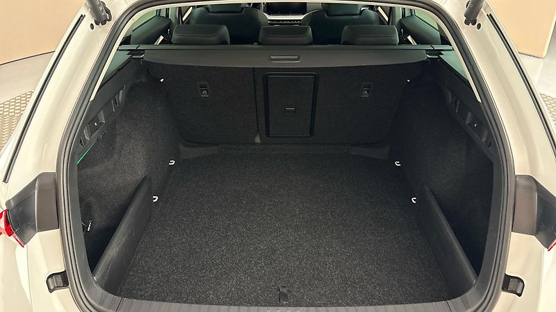 Škoda Octavia 2.0 TDI Style Combi - fotka 17 z 26