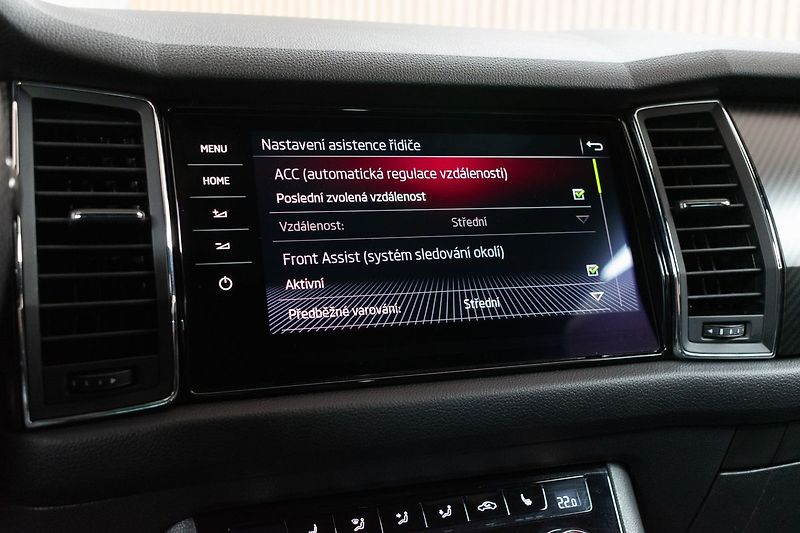 Škoda Kodiaq 2.0 TDI 4x4*SPORTLINE*TAŽNÉ*ČR - fotka 35 z 51