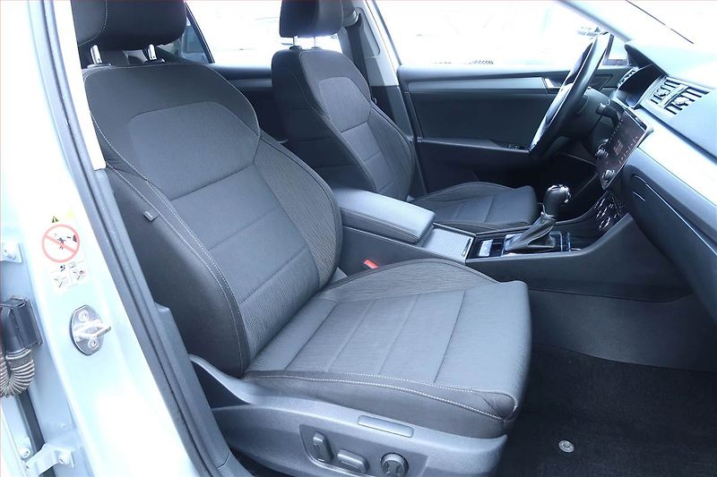 Škoda Superb (2018) 2.0 TDI, 4X4, Automat, Navi - fotka 9 z 24