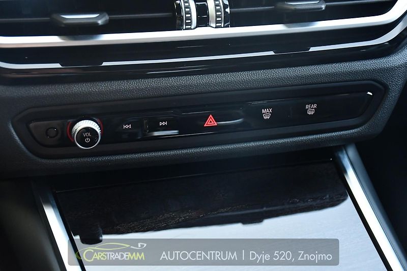 BMW Řada 3 320D XDRIVE M-SPORT ČR HUD - fotka 35 z 59