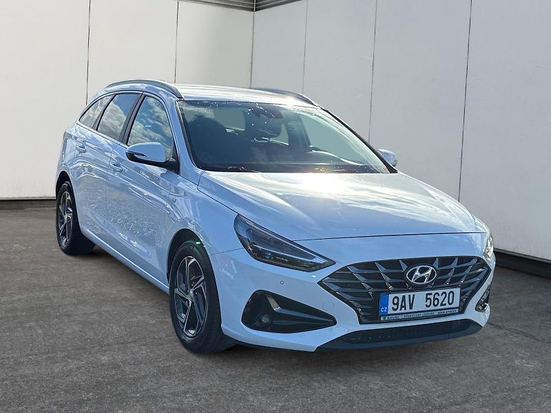 Hyundai i30 (2023) SMART 1.5T-GDI 118kW CZ DPH - fotka 3 z 11