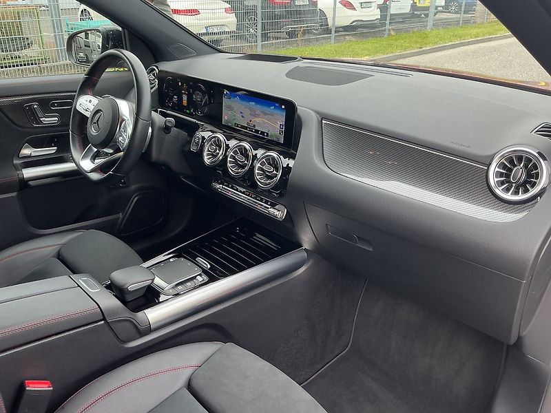 Mercedes-Benz GLA 250 e AMG s PLUG-IN HYBRIDNÍ T - fotka 18 z 25