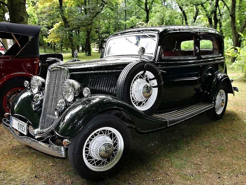 AMG 300 SEL má zajímavou přezdívku. Vozu se říká 