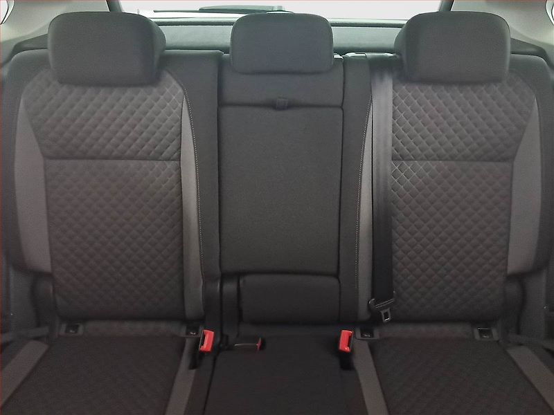Volkswagen Tiguan (2017) R-Line 2.0 TDI, 4X4, Automat - fotka 10 z 18