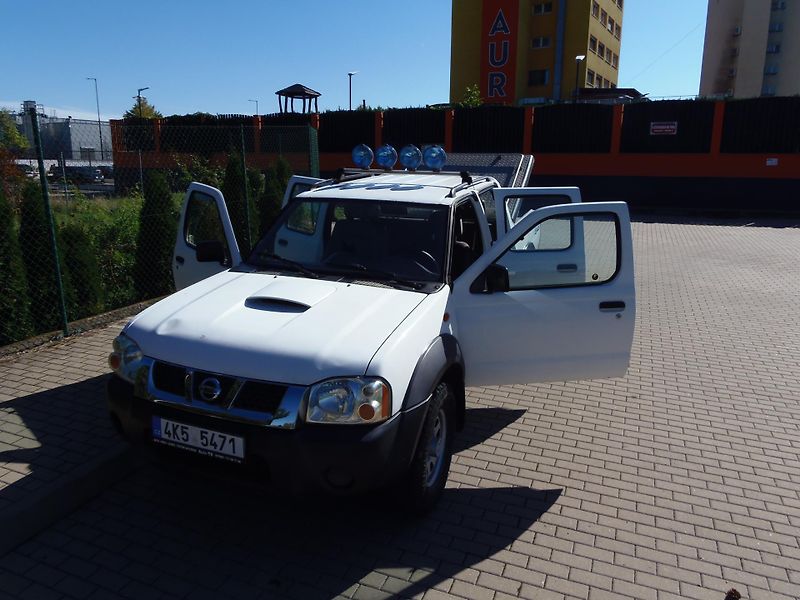 Nissan Navara (2004) 2.5 TD 4x4 redukce tažné 3T CZ - fotka 18 z 23