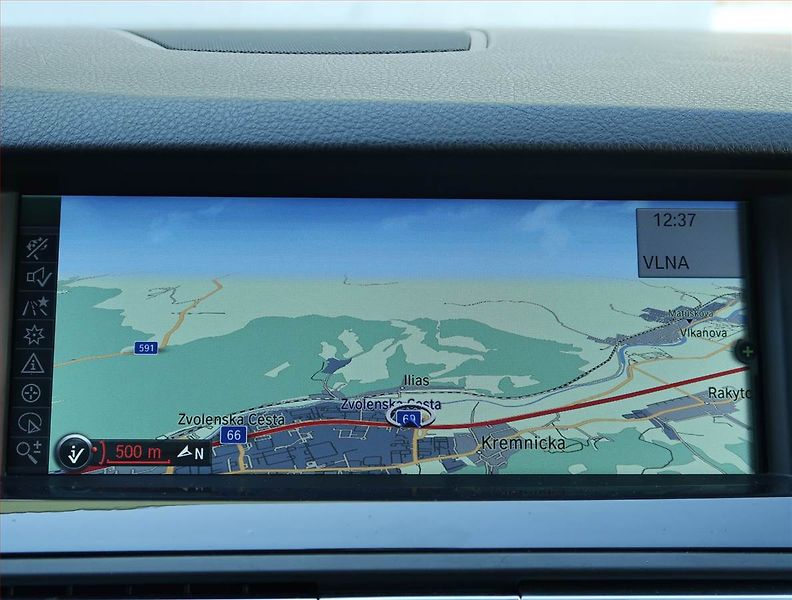 BMW Řada 5 (2012) 520d, Automat, Serv.kniha - fotka 18 z 20