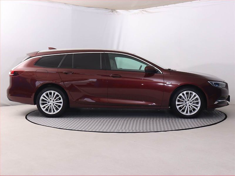 Opel Insignia (2018) 2.0 Turbo 4x4, 4X4, Automat - fotka 6 z 23