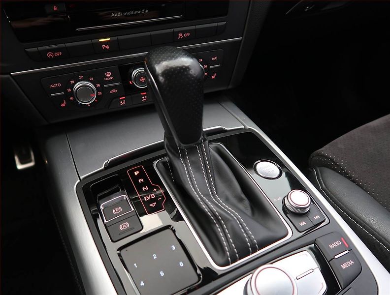 Audi A6 (2017) S line 3.0 TDI - fotka 13 z 24