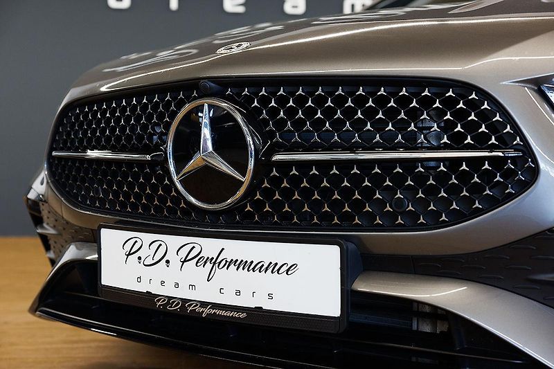 Mercedes-Benz Třídy A (2024) A 200d AMG Line - fotka 6 z 39