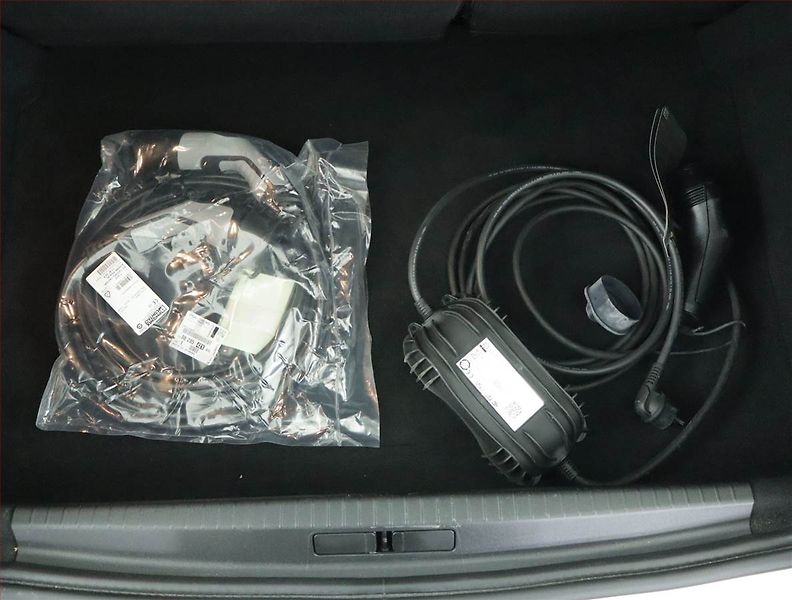 Peugeot 208 (2020) Active 50 kWh, SoH 85% - fotka 16 z 16