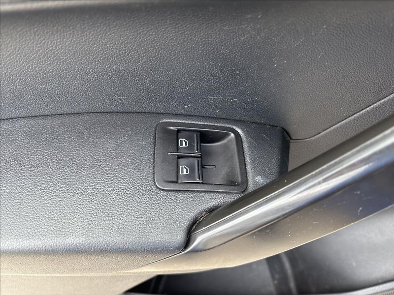 Volkswagen Caddy 2,0 TDi 75kW DPH - fotka 14 z 28