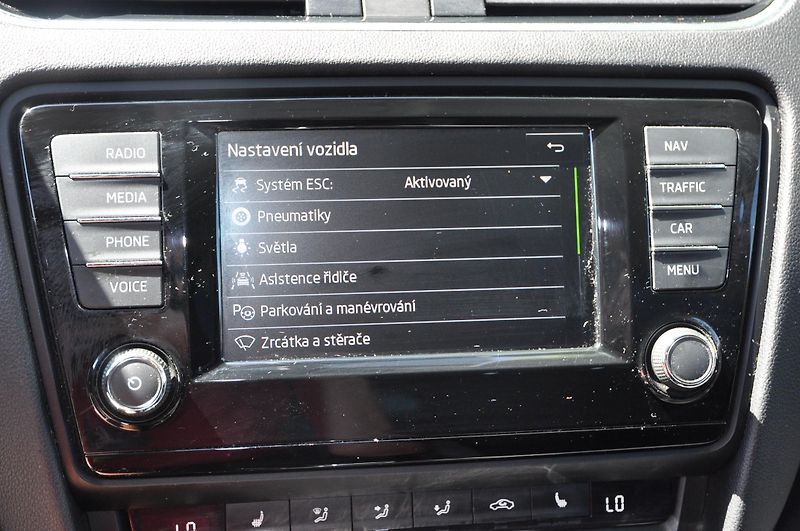 Škoda Octavia III 2.0TDi 110kW KOMBI Automat - fotka 16 z 23