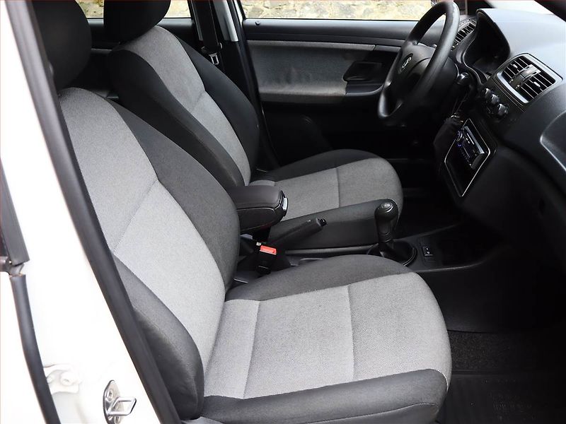 Škoda Fabia (2009) 1.2 12V, po STK, oblíbený vůz - fotka 7 z 11