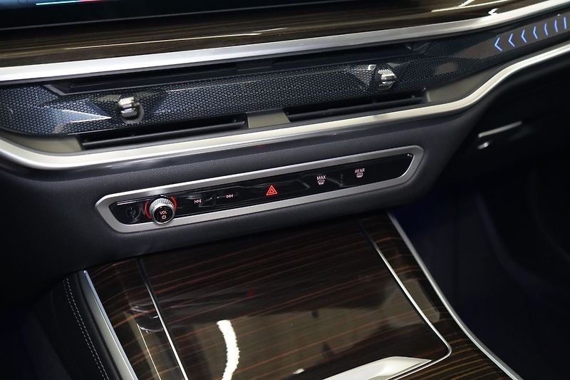 BMW X5 30d xDrive, Masáž, Nezávislé - fotka 35 z 44