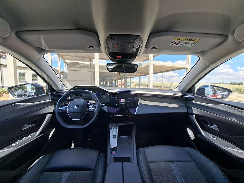 Peugeot 308 SW ALLURE 1,5 BHDi 130k EAT8 - fotka 2 z 29