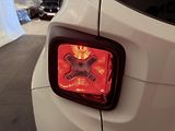 Jeep Renegade (2022) 1.3 T4 REZERVOVÁNO - náhled 25
