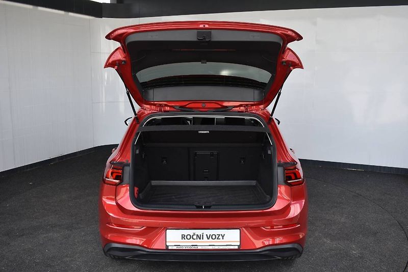 Volkswagen Golf (2024) 1.5TSI 85kW, LED,CZ,1.Majitel - fotka 10 z 22