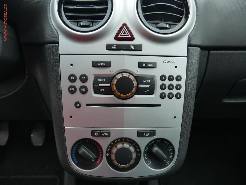 Opel Corsa (2014) 1.0i, 1.maj,ČR, Klima - fotka 11 z 17